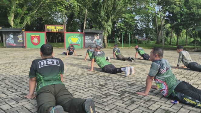 
Dandim 1002/HST Tekankan Pentingnya Kebugaran Lewat Olahraga Rutin