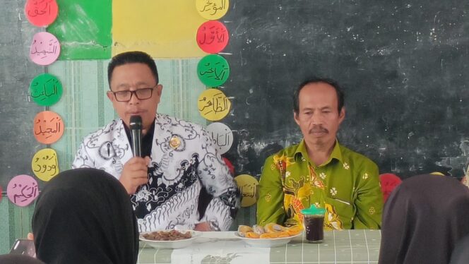 
27 Tahun Mengabdi, Gagal Nikmati ASN PPPK: PGRI dan Korwil Dikdaya Sumber Beri Tali Asih untuk Ngadiono