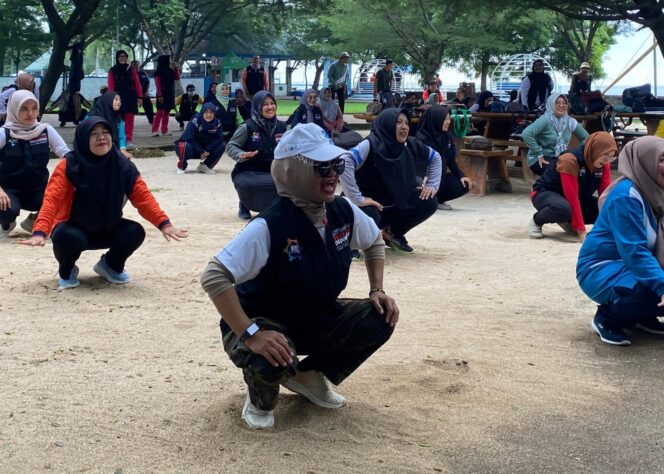 
Perkuat Tata Kelola Dana BOSP, Korwil Dikdaya Sumberasih Gelar Capacity Building di The Bentar Beach