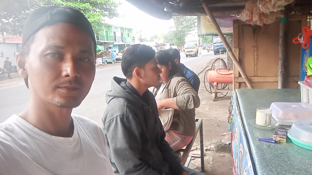 Luka yang Tak Pernah Diucapkan: Potret Batin Suami yang Terluka dalam Diam