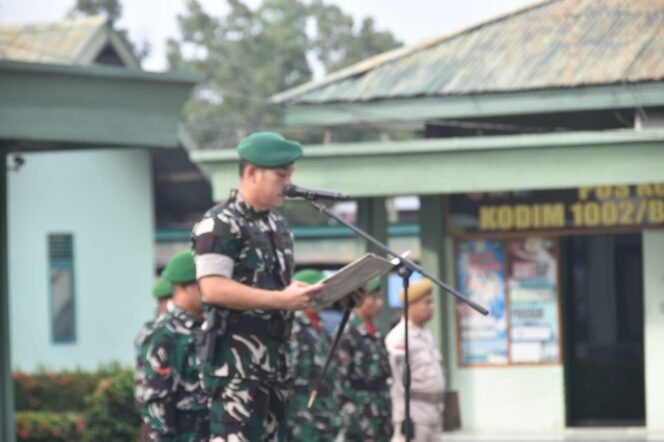 
Kodim 1002/HST Laksanakan Upacara Bendera, Panglima TNI Soroti Tantangan Global