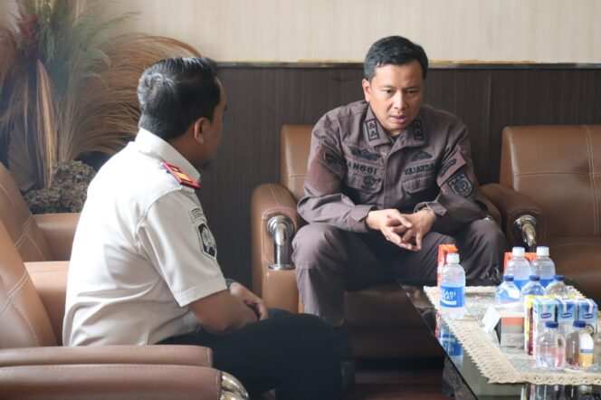 
Menuju Kepastian Hukum, Rutan Kraksaan Bahas Implementasi KUHP–KUHAP Terbaru Bersama Kejari