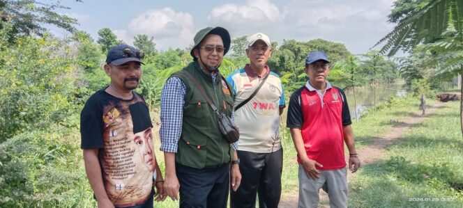 
‎Gerak Cepat BPBD Probolinggo Tinjau Tanggul Jebol di Desa Sukokerto, Alat Berat Segera Diterjunkan!