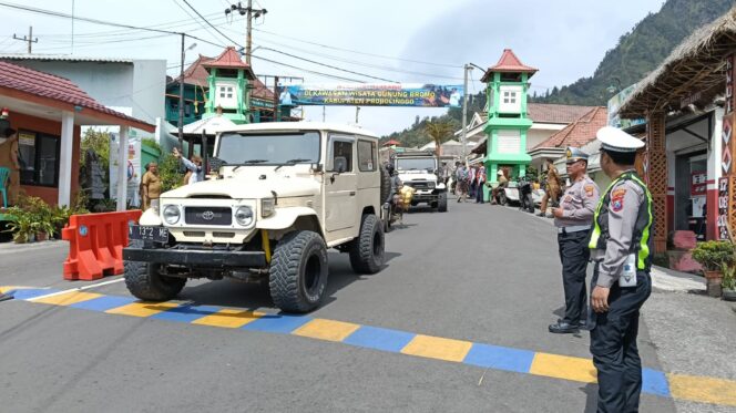
Antisipasi Kepadatan dan Risiko Laka, Satlantas Probolinggo Amankan Jalur Sukapura–Bromo