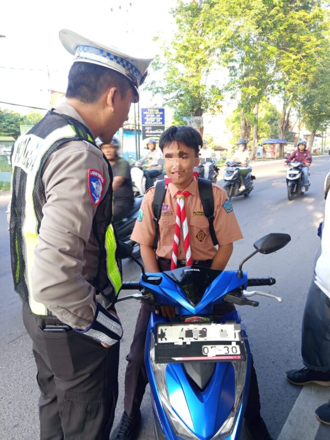 
Keselamatan Pelajar Jadi Fokus, Satlantas Probolinggo Intensifkan Pengamanan Jalan Raya
