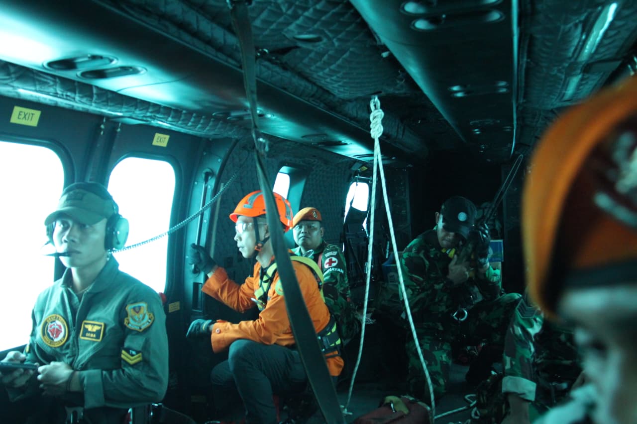 Lanud Sultan Hasanuddin Kerahkan Helikopter Caracal Bantu Pencarian Pesawat ATR 42-500 yang Hilang Kontak
