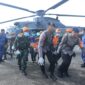 Danlanud Sultan Hasanuddin Pimpin Langsung Evakuasi Body Part Korban Jatuhnya Pesawat ATR 42-500