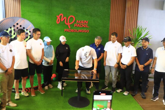 
Bersama Forkopimda Dandim 0820/Probolinggo Letkol Inf Ribut Yodo Apriantono Menghadiri Soft Launching Fasilitasi Olahraga Padel