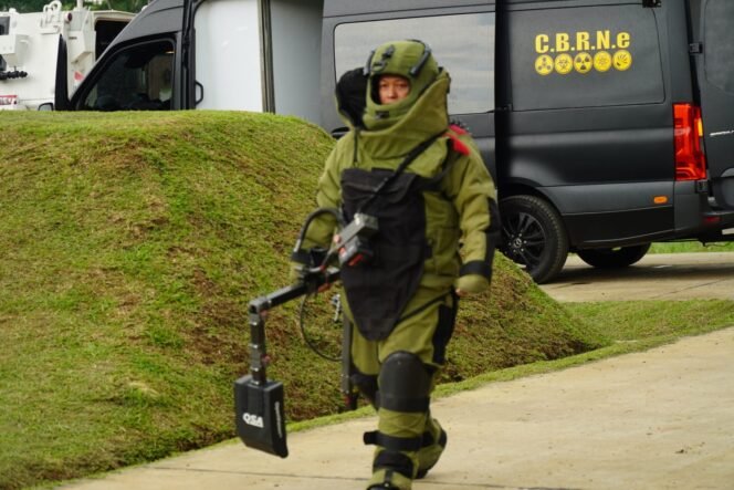 
PMPP TNI Gelar Demonstrasi  EHAT-IED Di Hadapan Delegasi UNMAS