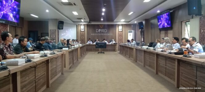 
‎DPRD Kabupaten Probolinggo “Panggil” Manajemen PT Sasa Inti dan Pabrik Gula Gending , Soroti Rekrutmen Tenaga Kerja hingga Masalah Limbah