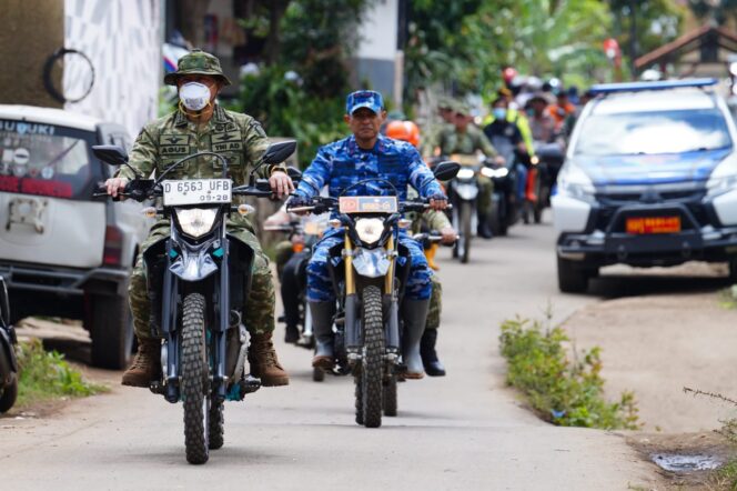 
Panglima TNI Tinjau Lokasi Longsor Cisarua
