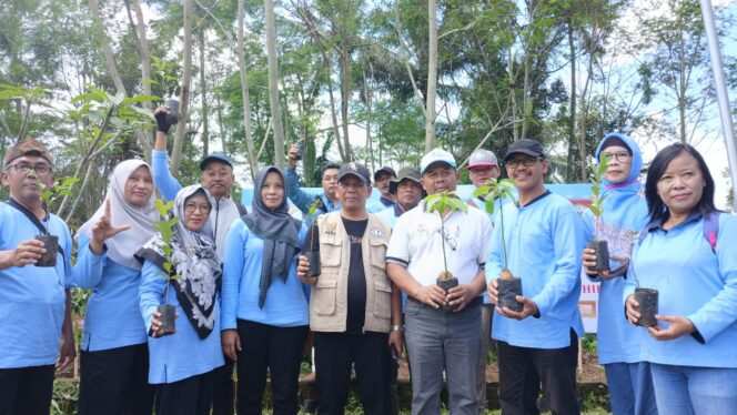 
Pers Tak Hanya Memberitakan: SWI Tanam Sorgum Bersama Pemkab Boyolali Sambut HKPS 2026