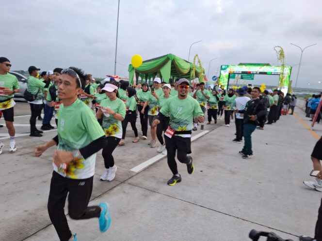 
Kodim 0820/Probolinggo Sukseskan SAE Run Highway 2026 di Tol Prosiwangi