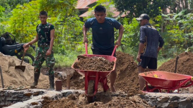 
Hari Ke-6 TMMD Ke-127, Pembangunan RTLH Masuk Tahap Pengurukan Tanah Usai Pondasi Rampung