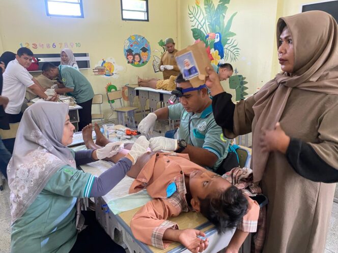
Wujud Implementasi SAE Kesehatan, LKNU Kota Kraksaan Gelar Baksos Harlah ke-103 NU