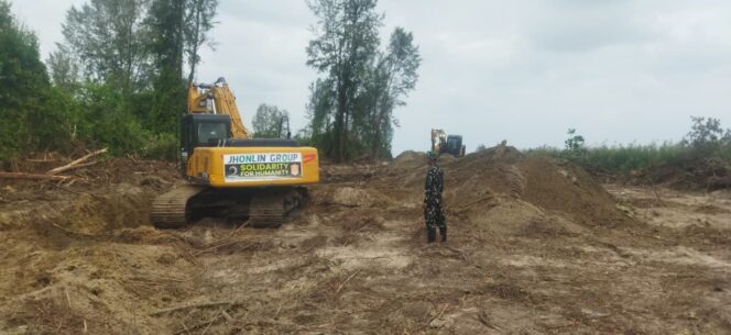 
Satgas Kuala TNI-Jhonlin Bergerak Cepat, Atasi Sedimentasi Muara Kuala Penaga