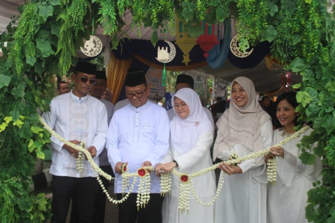 
Bupati Tabalong Buka Pasar Ramadhan, Kodim 1008/Tabalong Siap Dukung Kegiatan Masyarakat