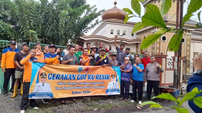 
Kolaborasi Warga dan Pemerintah, Program “Gotku Resik” di Jrebeng Kidul Perkuat Mitigasi Banjir Musim Hujan