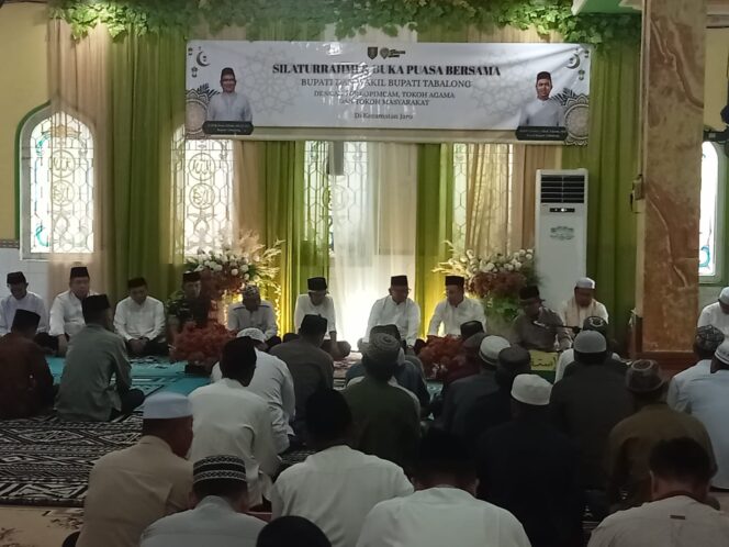 
Danramil 1008-01/Muara Uya–Jaro Hadiri Safari Ramadhan dan Buka Puasa Bersama Bupati Tabalong di Desa Solan