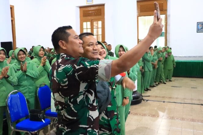 
Berpamitan Pindah Satuan, Danrem 083/BDJ Kolonel Inf Kohir Melakukan Kunjungan Kerja Ke Kodim 0820/Probolinggo