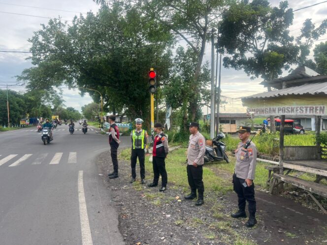 
Antisipasi Balap Liar dan 3C, Gelar Patroli Ngabuburit di JLT Boreng