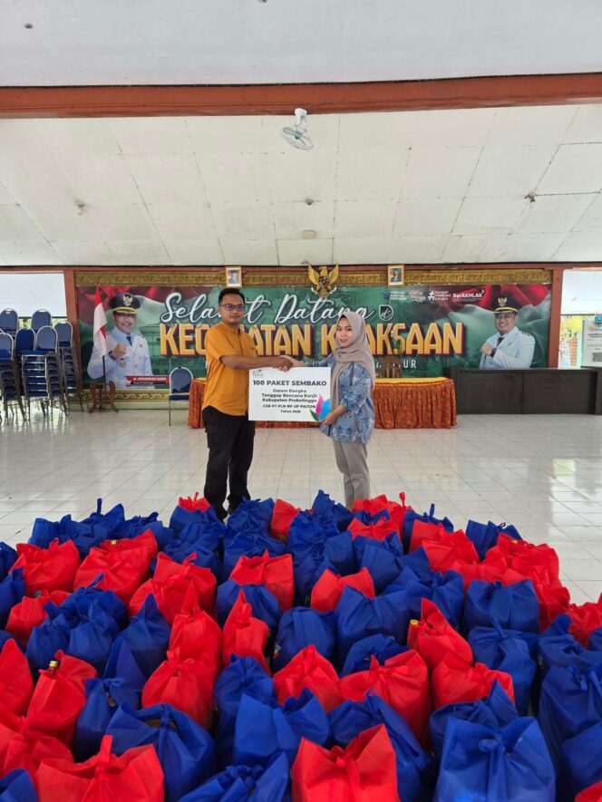 
PLN Nusantara Power UP Paiton Salurkan Paket Sembako untuk Korban Banjir di Kabupaten Probolinggo