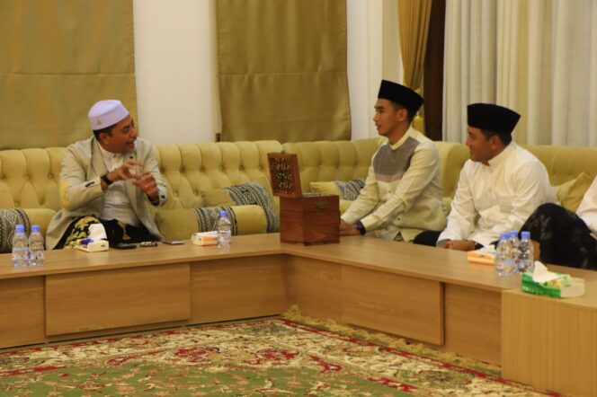 
Dandim 0820/Probolinggo Letkol Inf Ribut Yodo Apriantono Menghadiri Kegiatan Keagamaan Di Pondok Pesantren Zainul Hasan Genggong