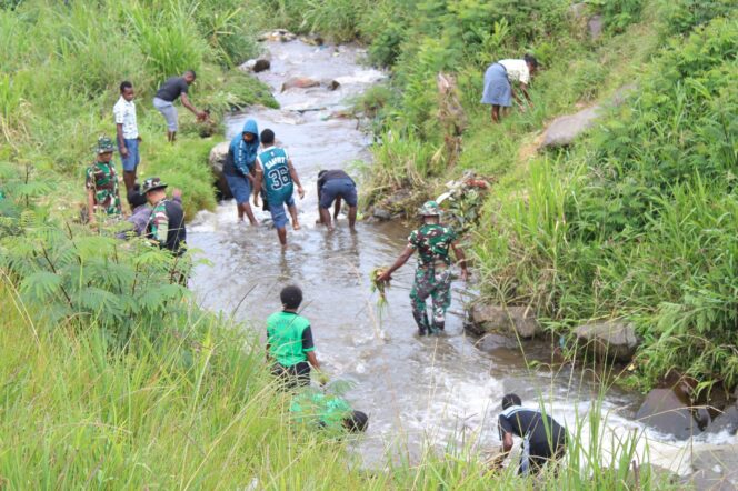 
Kodim 1714/Puncak Jaya, Pelopori Giat Bebas Sampah Kabupaten Puncak Jaya