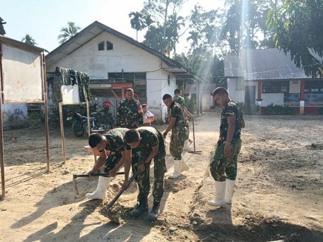 
Satgas Kodam I/BB Pulihkan Sekolah Terdampak Banjir di Tapsel, Siswa Kembali Belajar Normal