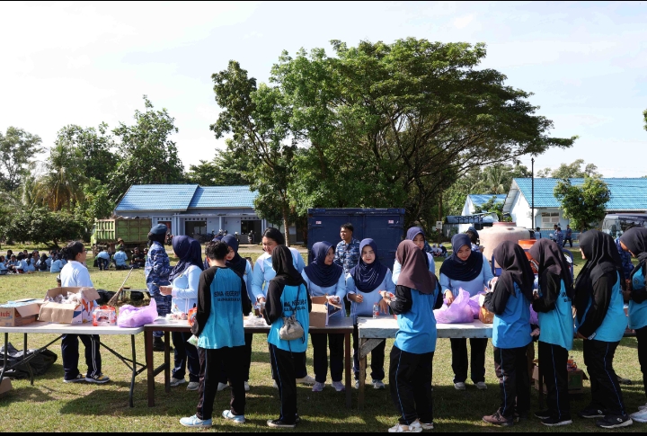 Komandan Lanud Sjamsudin Noor Pimpin Gerakan Indonesia ASRI di Banjarbaru Komandan Lanud Sjamsudin Noor Pimpin Gerakan Indonesia ASRI di Banjarbaru