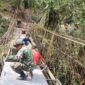 TNI AD Rampungkan Rehab Jembatan Gantung Halimbe, Akses Warga Labura Kembali Lancar TNI AD Rampungkan Rehab Jembatan Gantung Halimbe, Akses Warga Labura Kembali Lancar
