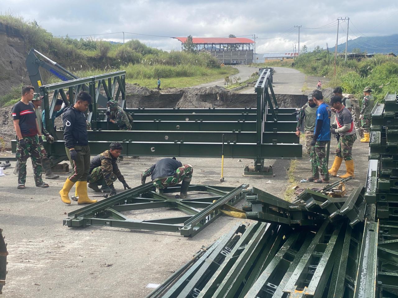 TNI AD Kebut Pembangunan Jembatan Bailey Karang Rejo, Pastikan Akses Warga Pulih Jelang Ramadhan TNI AD Kebut Pembangunan Jembatan Bailey Karang Rejo, Pastikan Akses Warga Pulih Jelang Ramadhan