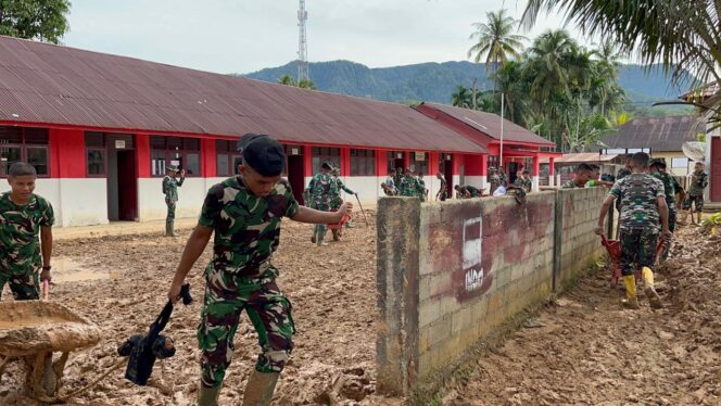 
TNI AD Percepat Pemulihan Sekolah Terdampak Bencana di Tapanuli Tengah