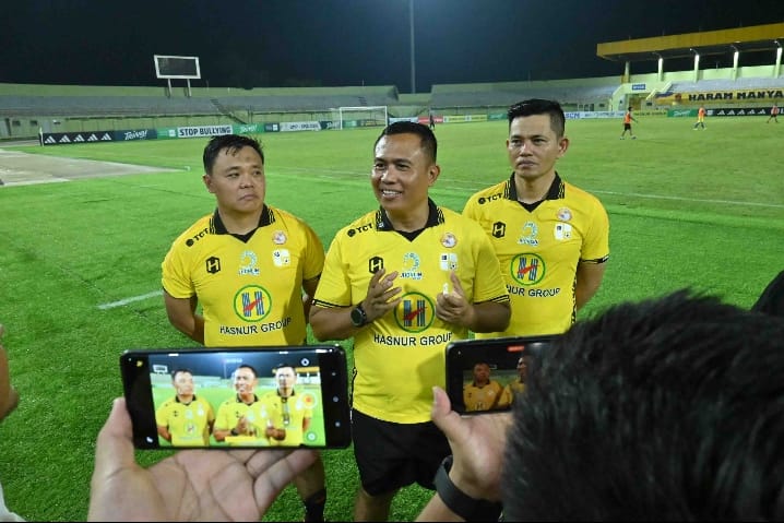 Nobar Barito Putera, Komandan Lanud Sjamsudin Noor Perkuat Soliditas Banua dalam Semangat Kebersamaan Nobar Barito Putera, Komandan Lanud Sjamsudin Noor Perkuat Soliditas Banua dalam Semangat Kebersamaan