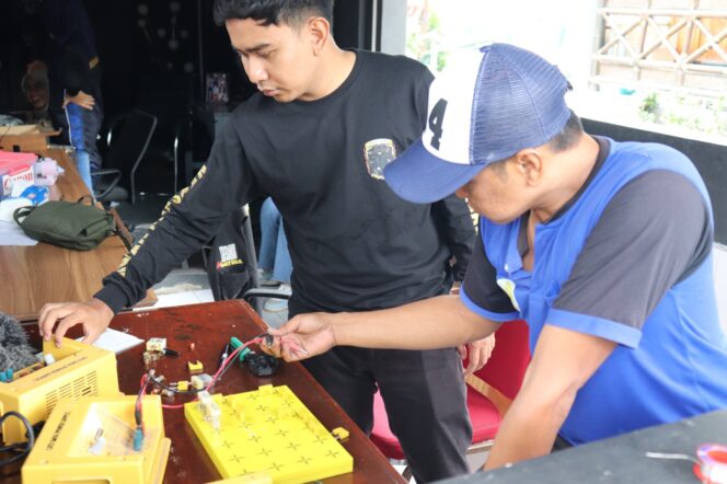 
Dari Balik Jeruji, Warga Binaan Rutan Kraksaan Didorong Mandiri Lewat Pelatihan Kelistrikan