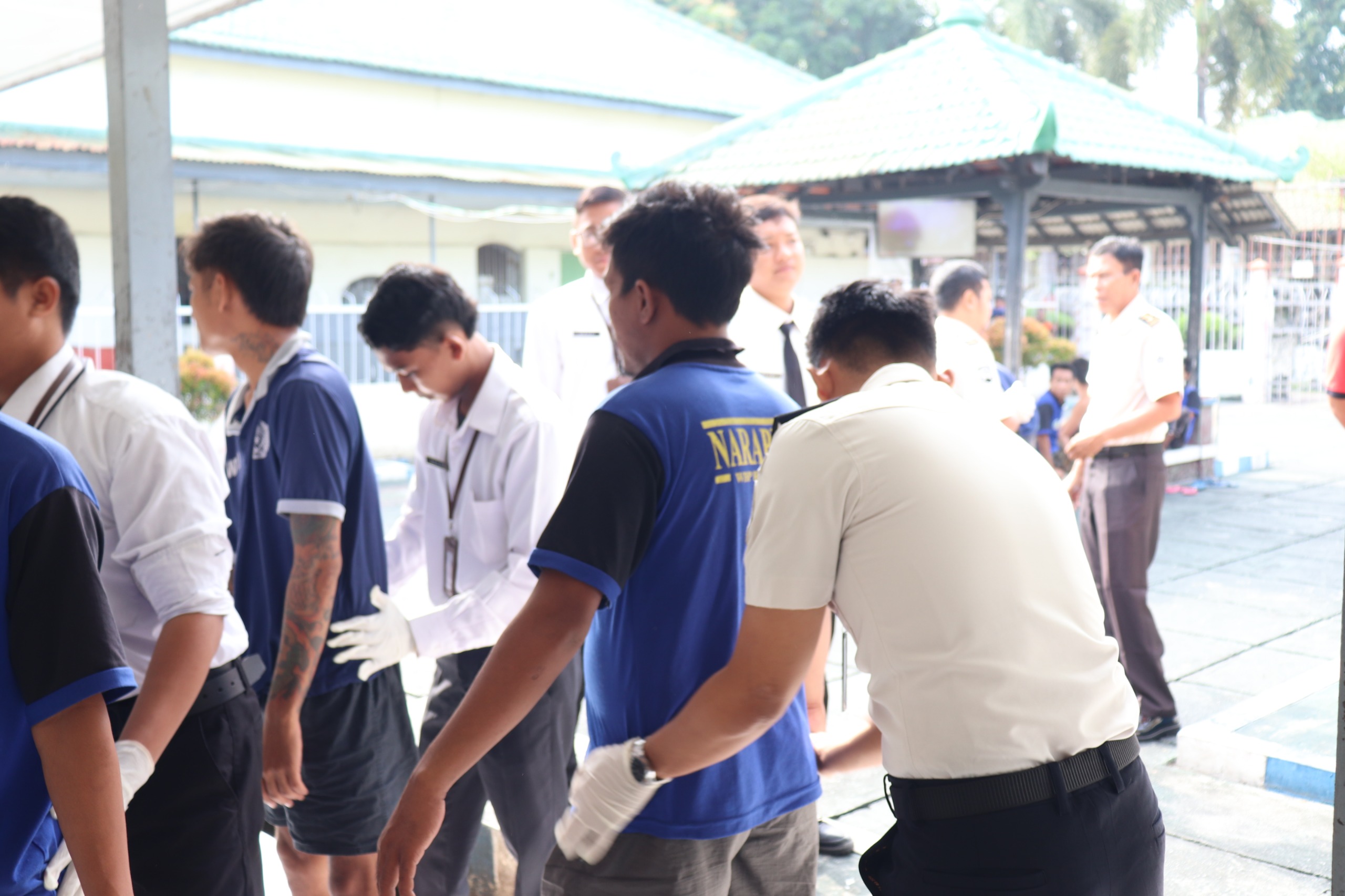 Jaga Keamanan Ramadhan, Rutan Kraksaan Lakukan Razia Kamar Hunian Warga Binaan