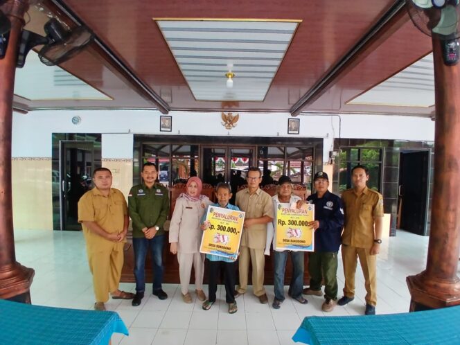 
Pemdes Sukodono Salurkan BLT DD 2026 kepada 2 KPM