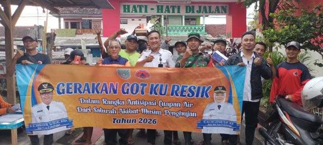 
Gerakan Gotku Resik Jadi Benteng Antisipasi Banjir, TNI-Polri dan Warga Turun Bersihkan Saluran Air