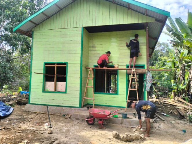 
Sentuhan Akhir Satgas TMMD, RTLH Kini Tampak Lebih Cantik dan Nyaman