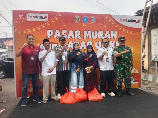 
Koramil Wonoasih Melakukan Pendampingan dan Pengawalan Gerakan Pasar Murah dan Bazar Ramadan