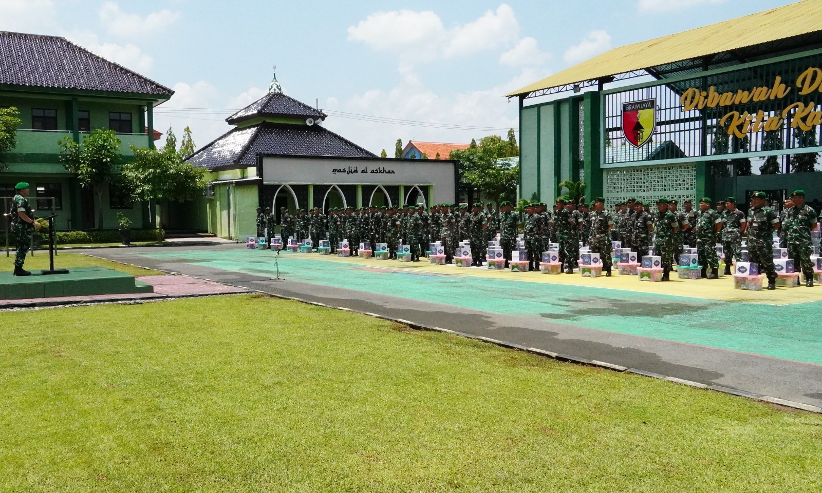 Berbagi Berkah, Dandim Bojonegoro berikan Bingkisan Lebaran untuk Anggota