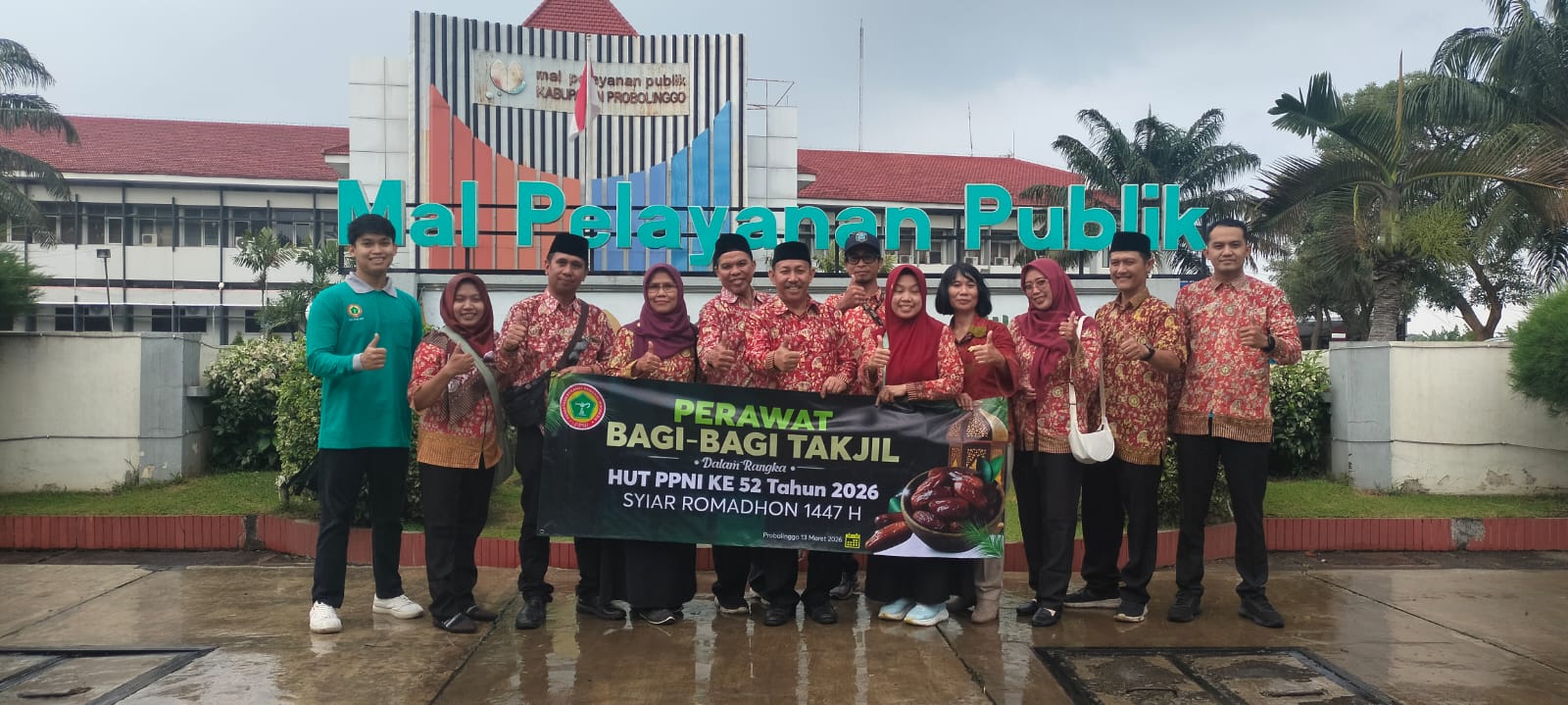 PPNI Kabupaten Probolinggo Bagikan 500 Takjil Sambut HUT ke-52 PPNI Kabupaten Probolinggo Bagikan 500 Takjil Sambut HUT ke-52