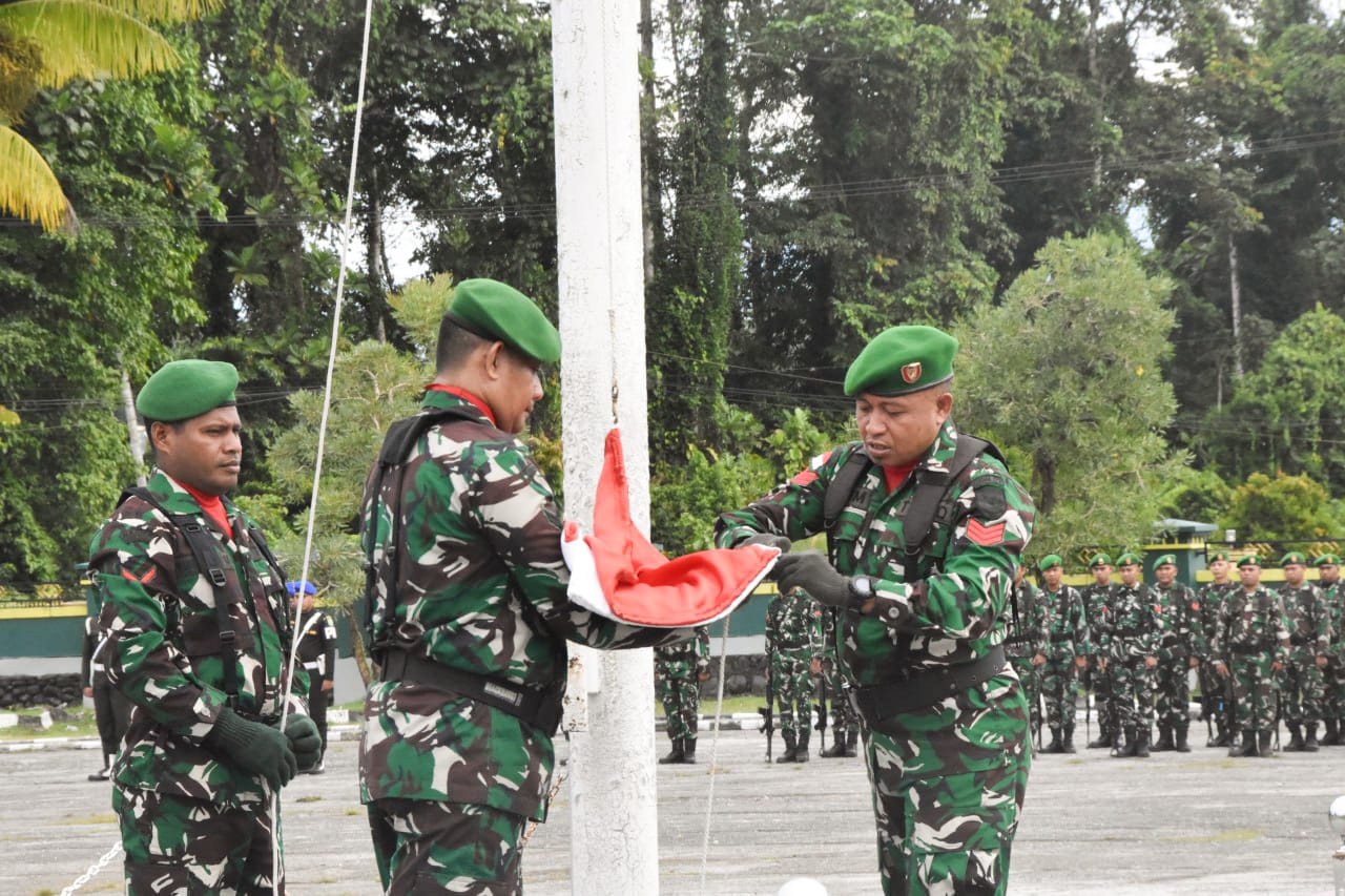Dandim 1710/Mimika Pimpin Upacara 17-an, Bacakan Amanat Pangdam XVII/Cenderawasih