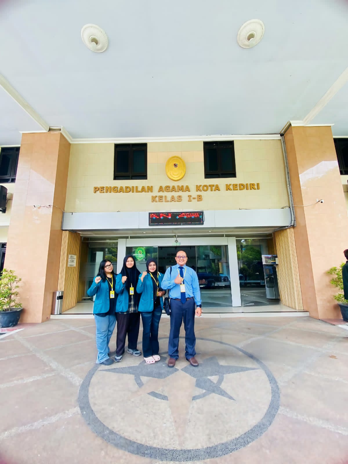 Perbedaan Idul Fitri di Indonesia: Antara Hisab, Rukyat, dan Persatuan Umat Perbedaan Idul Fitri di Indonesia: Antara Hisab, Rukyat, dan Persatuan Umat