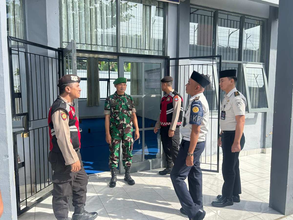 Sinergi TNI-Polri, Pengamanan Kunjungan Idul Fitri di Lapas dan Rutan Tanjung Berjalan Aman