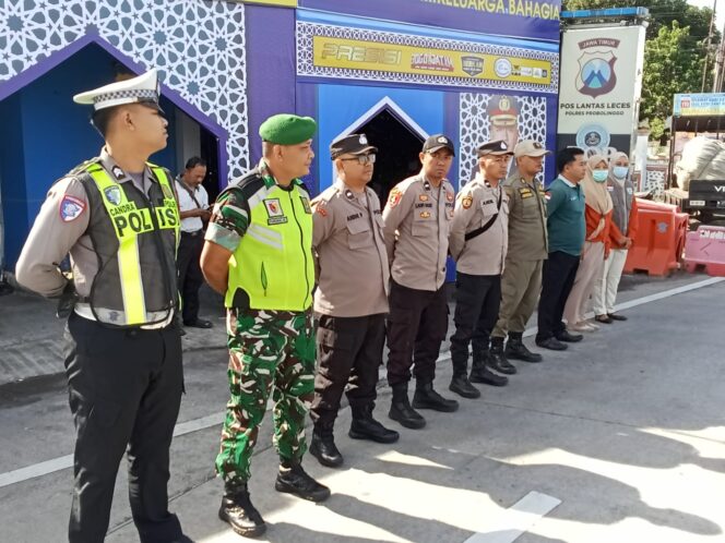 
Koramil Leces Bersama Sejumlah Pihak Optimalkan Pengamanan Dan Pelayanan Arus Balik Idulfitri 1447 H / 2026 M