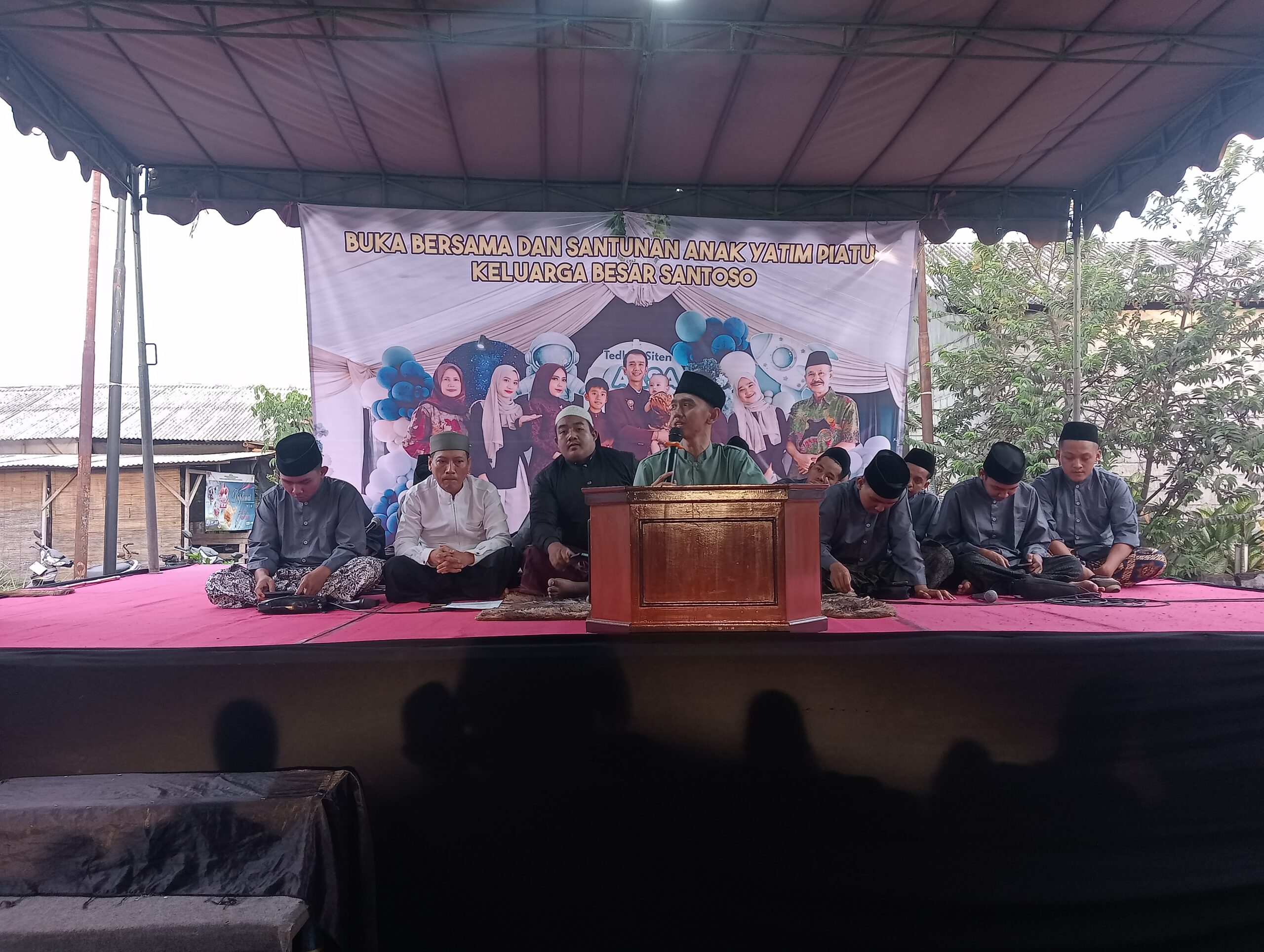 Buka Bersama dan Santunan 70 Anak Yatim Piatu, Keluarga Besar Santoso Pererat Kebersamaan di Tanjungsari