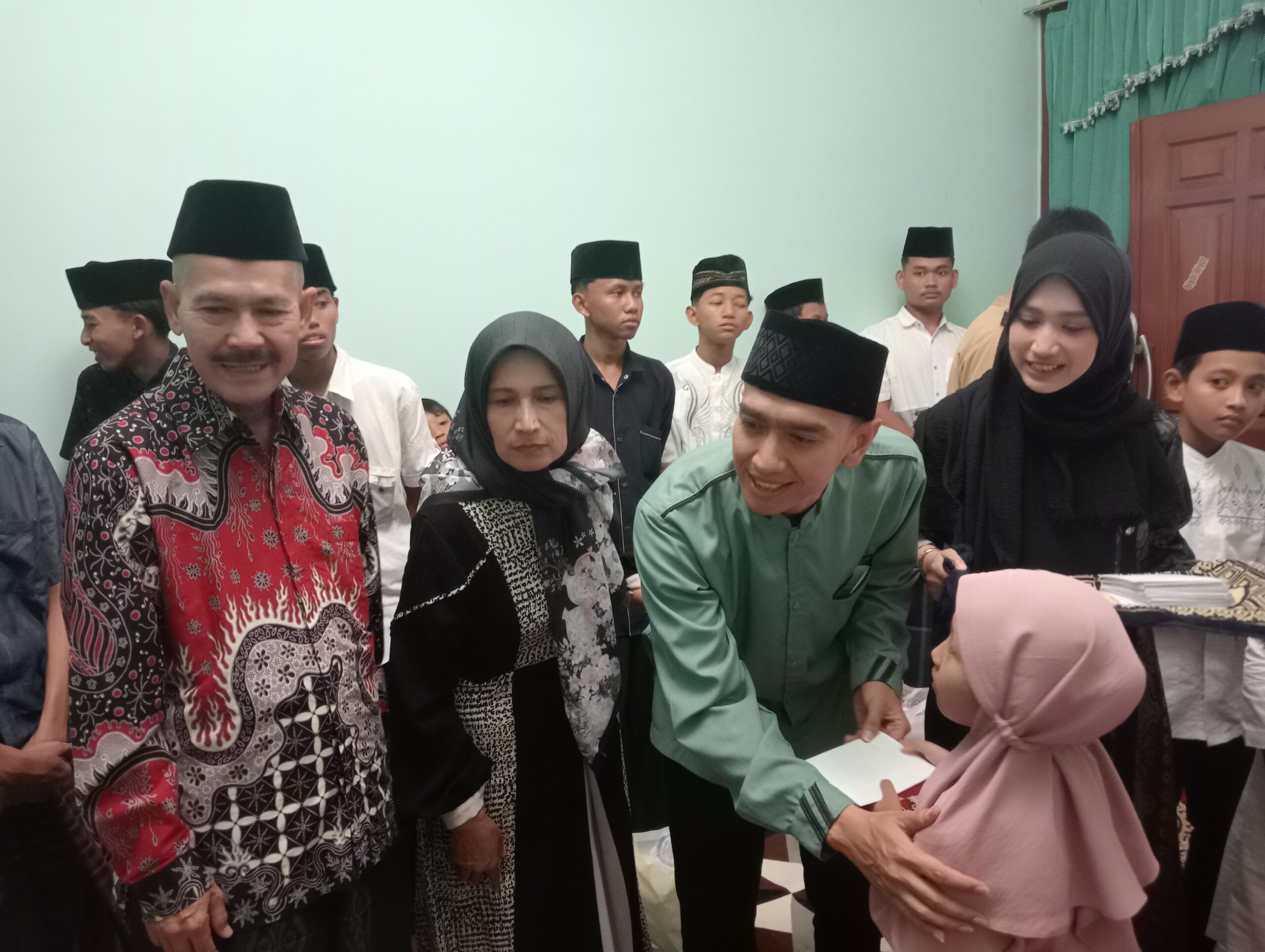 Buka Bersama dan Santunan 70 Anak Yatim Piatu, Keluarga Besar Santoso Pererat Kebersamaan di Tanjungsari