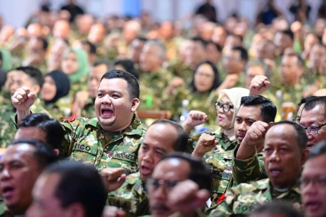
Panglima TNI Dampingi Presiden RI Berikan Pengarahan kepada Ketua DPRD Seluruh Indonesia