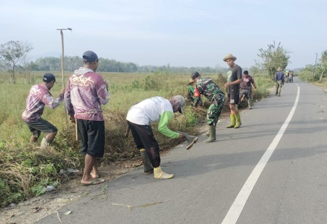 
TNI dan Warga Mahela Kompak Bersihkan Lingkungan, Wujudkan Desa Bersih dan Sehat